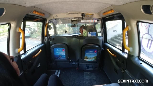 Мужик подкатил к незнакомке и выебал в такси