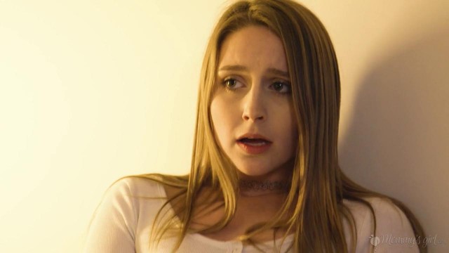 Лесбийский секс втроем и нежные оральные ласки подруг